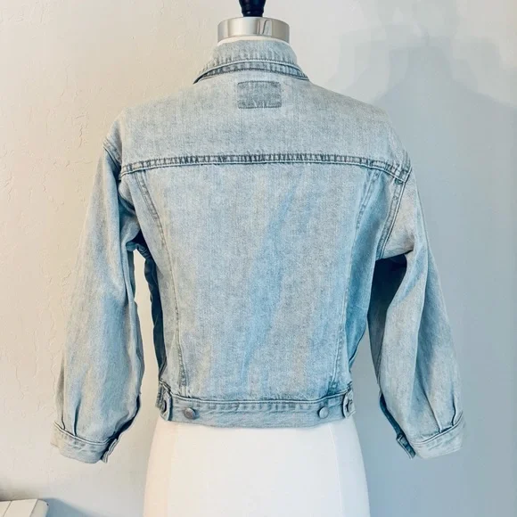 Gap Women’s Cropped Light Wash Denim Jacket, Size Small - Picture 4 of 13